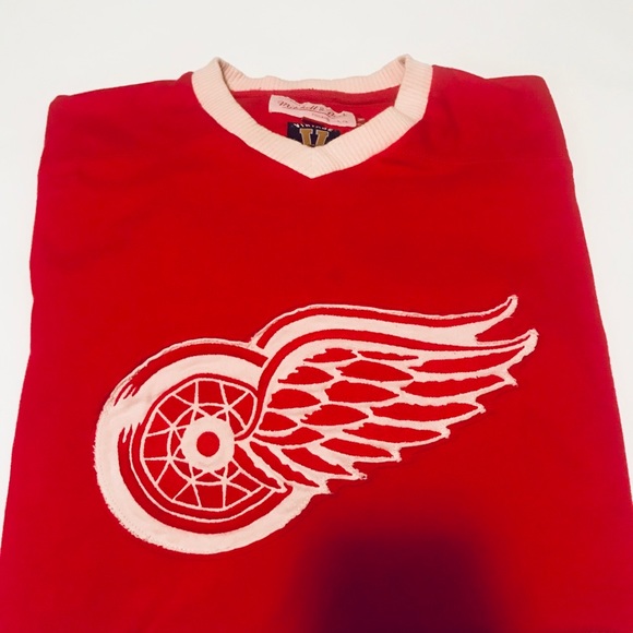 red wings sweater